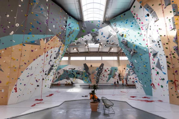 Climb Up Aubervilliers