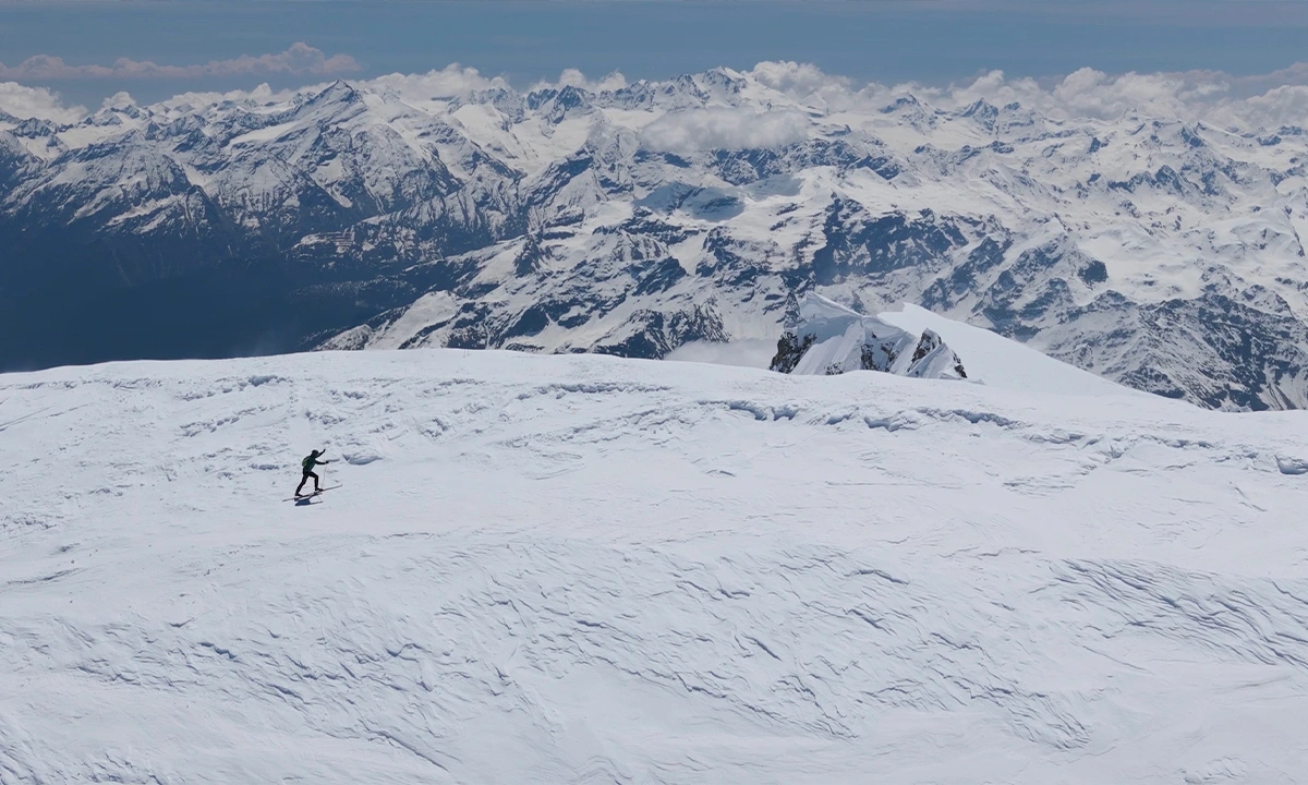 Benjamin Védrines bat le record de l’ascension du mont Blanc de Kilian Jornet