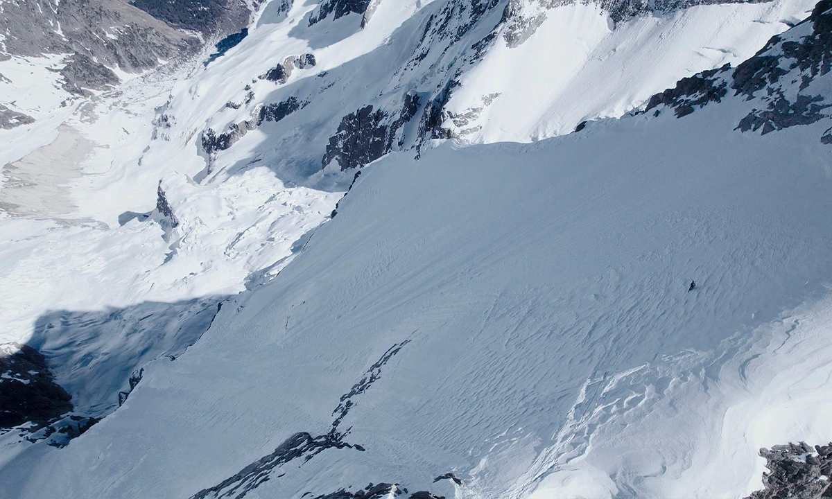 Christophe Tricou ski basejump Aiguille de l'Amône
