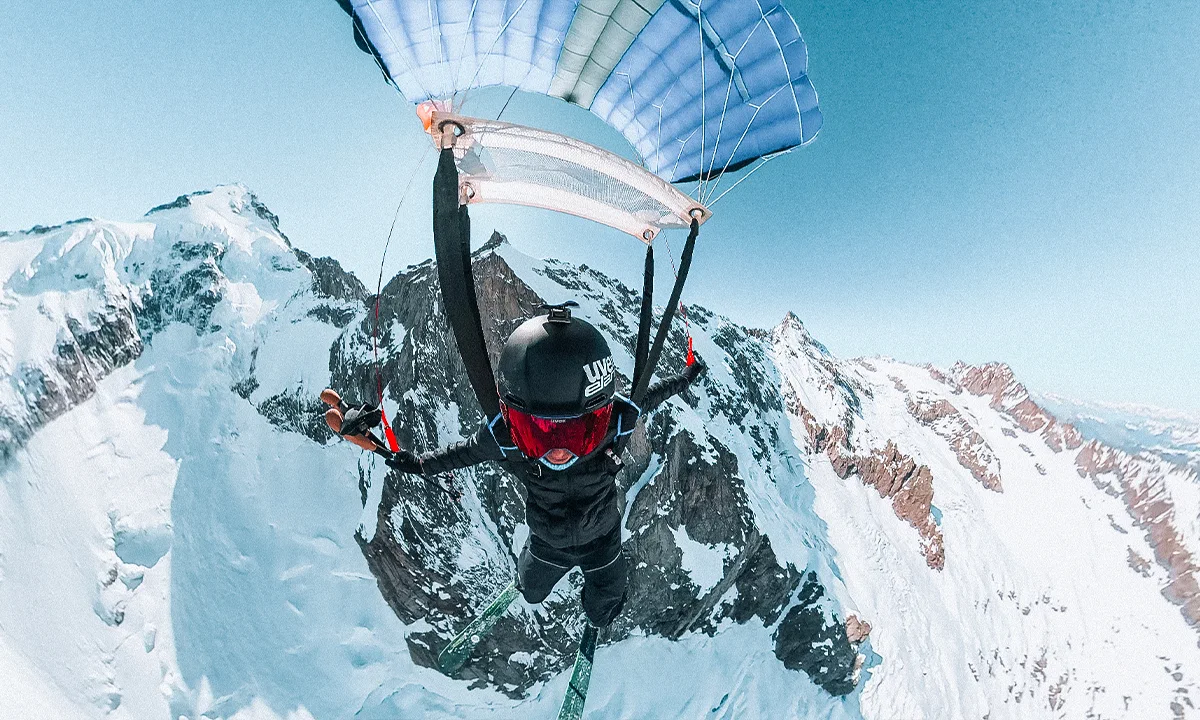 Christophe Tricou ski basejump Aiguille de l'Amône