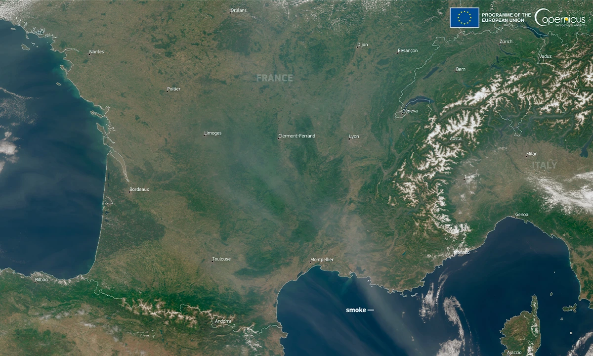 Image satellite france fumée incendie Canada juin 2025