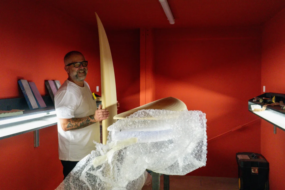Axel Lorentz shaper surfboard