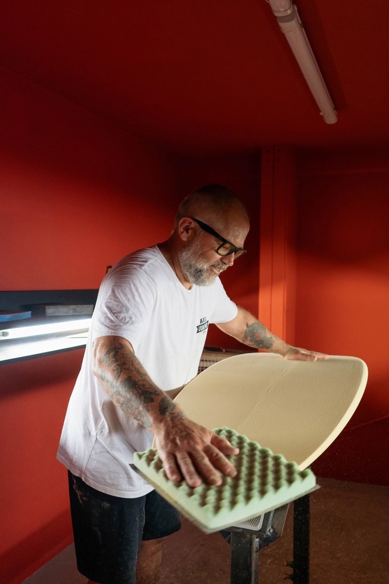 Axel Lorentz shaper surfboard