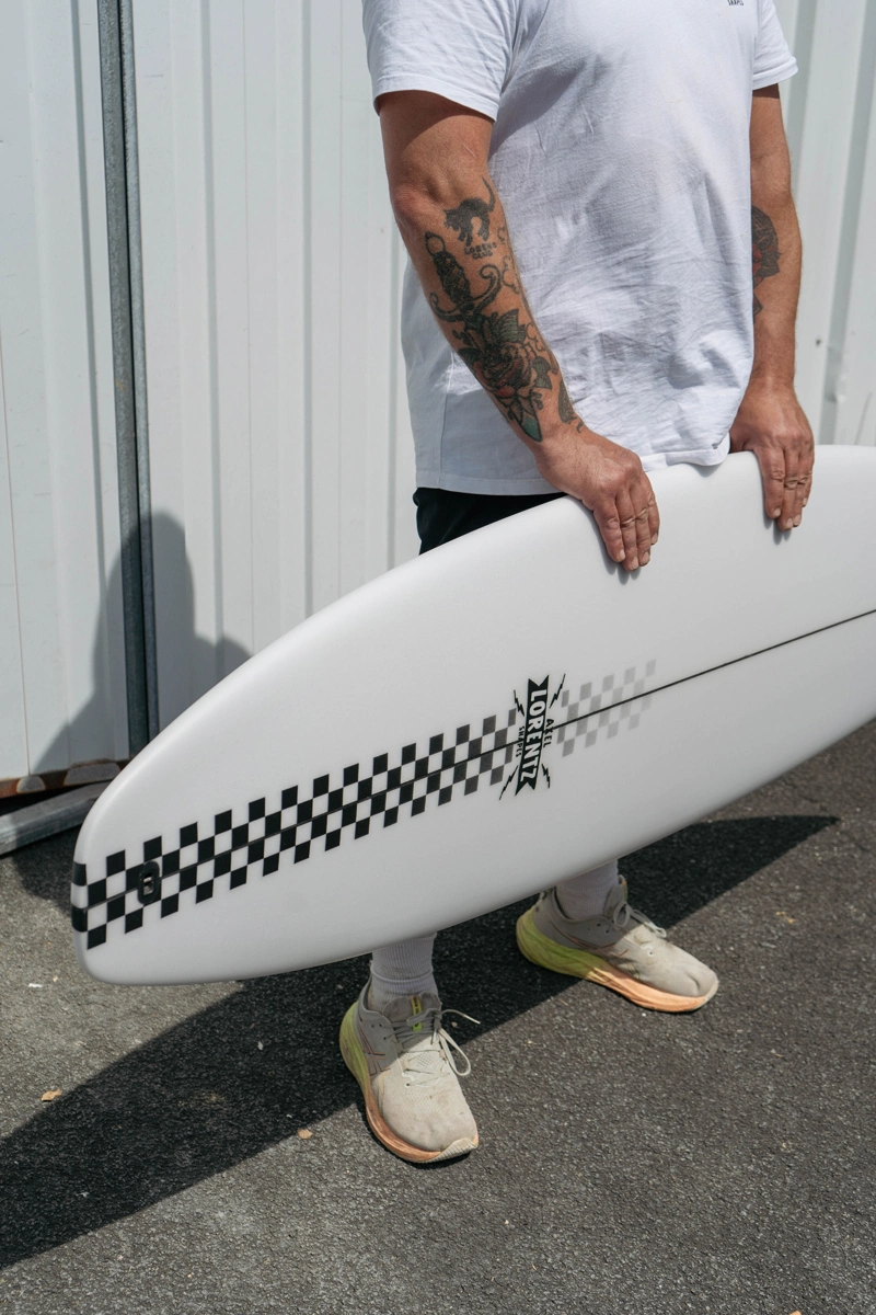 Axel Lorentz shaper surfboard