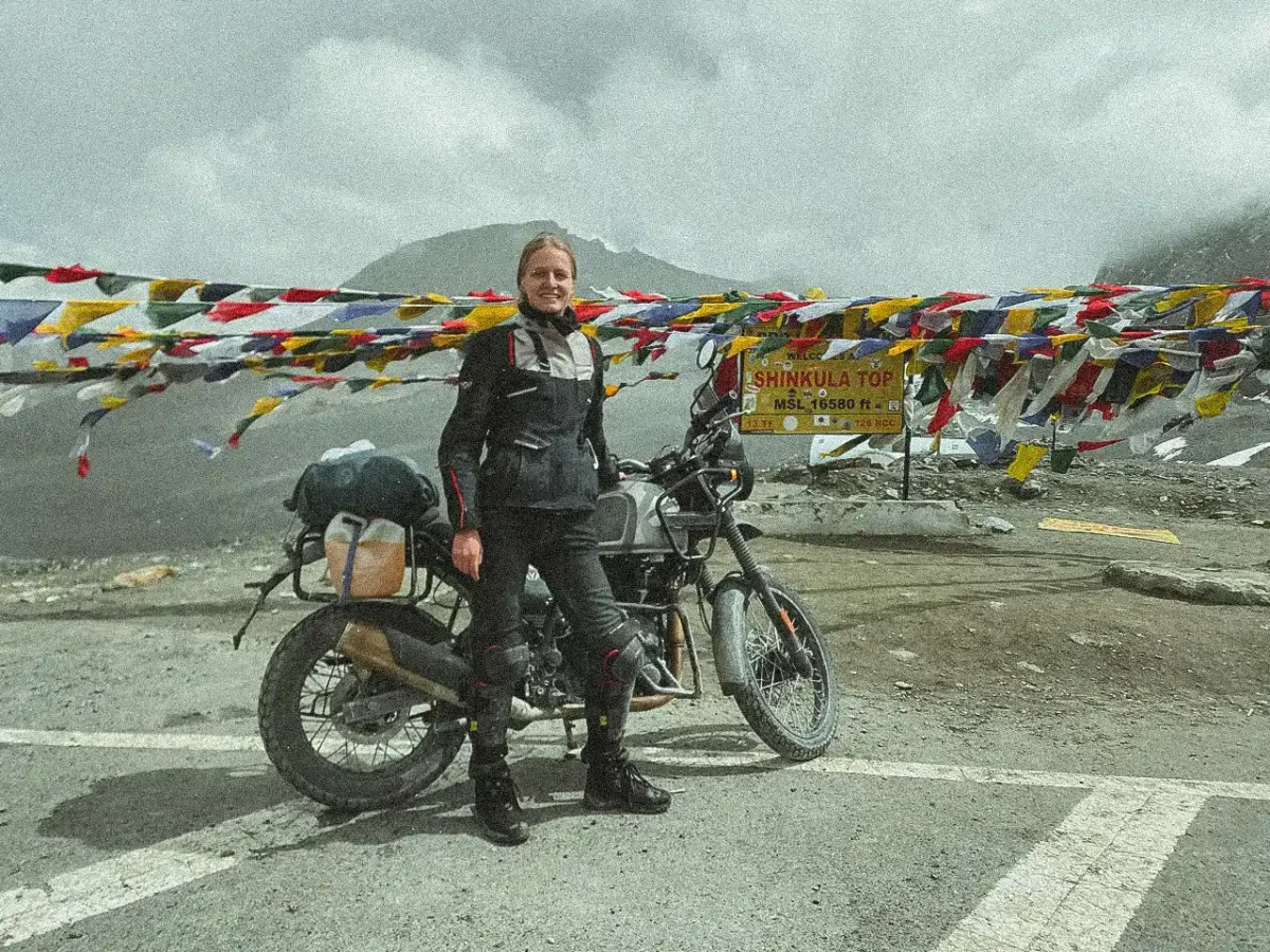 L'inde, seule à moto, Isaure de Belleville