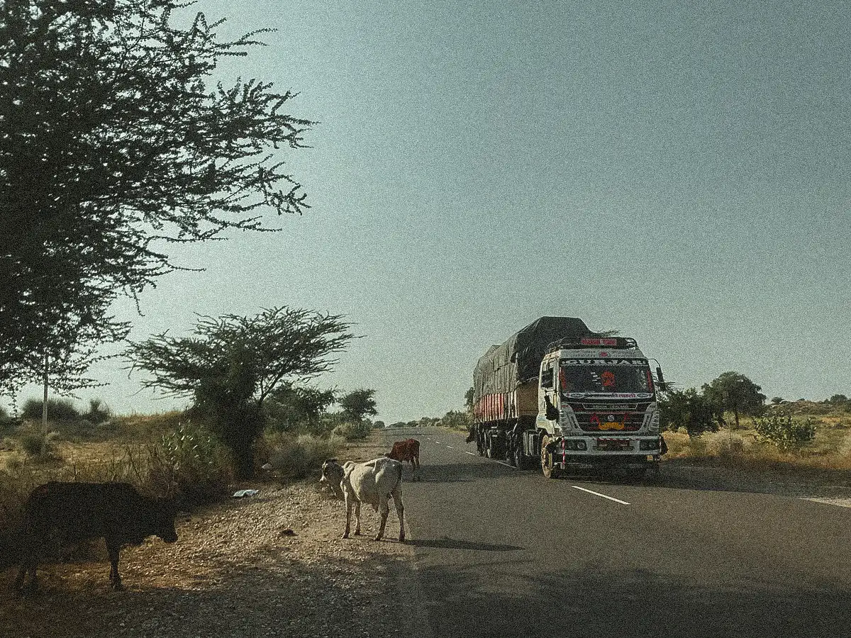 L'inde, seule à moto, Isaure de Belleville
