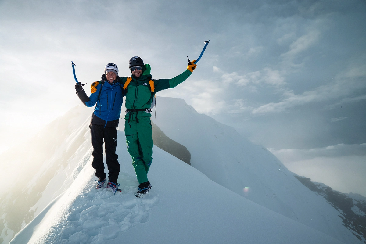 Nicolas Jean et Benjamin Védrines au sommet du Jannu Est, 2025