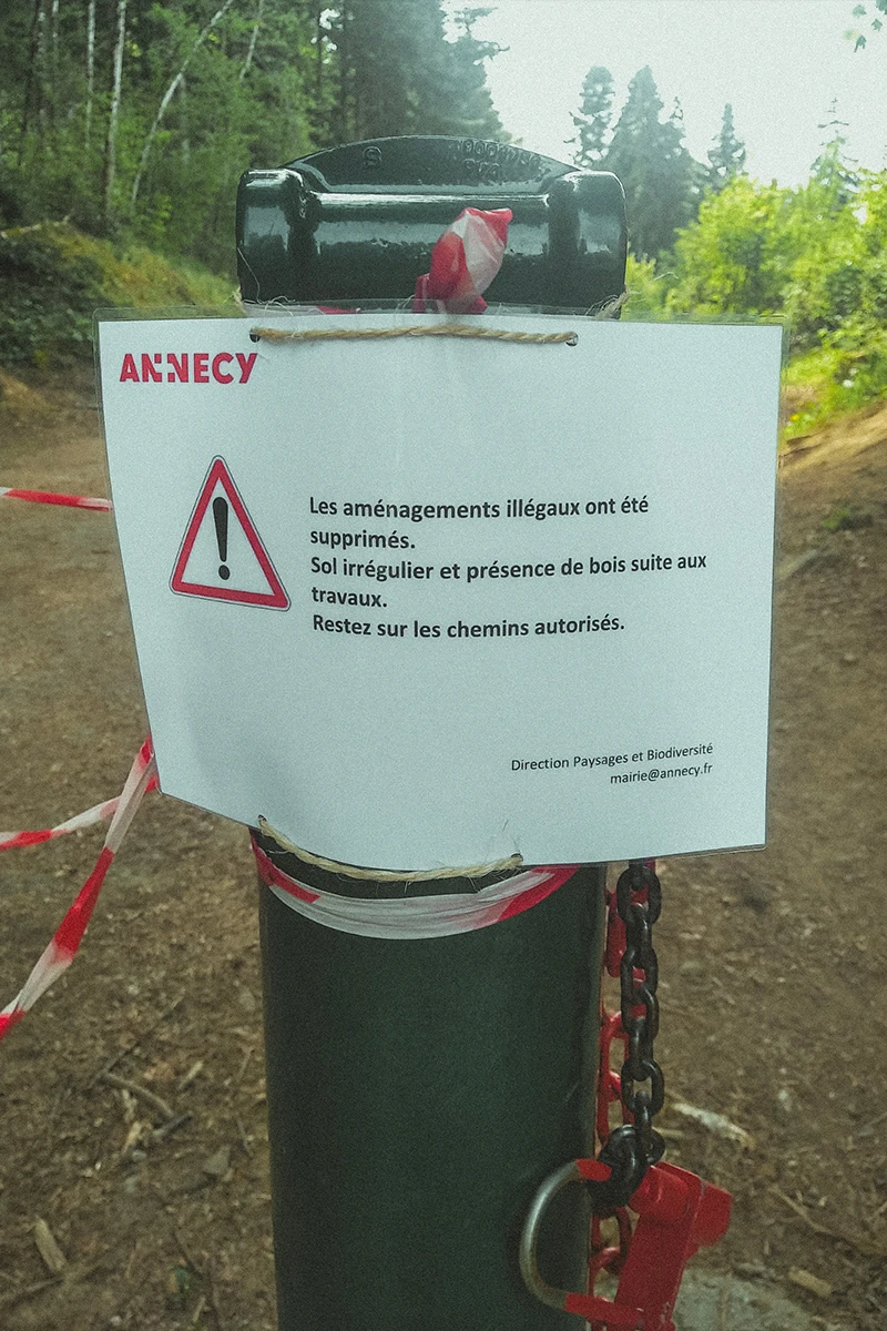 Veyrier Annecy sentier VTT détruit au bulldozer