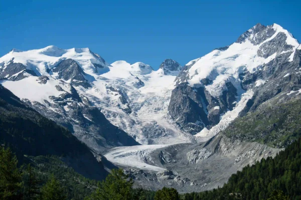Glacier Morteratsch dans les Alpes Suisses