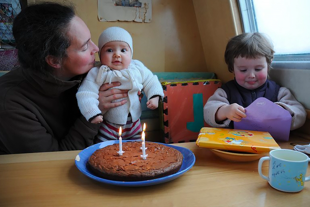 2010, Leonie Brossier fête ses deux ans avec sa soeur Aurore sur Vagabond